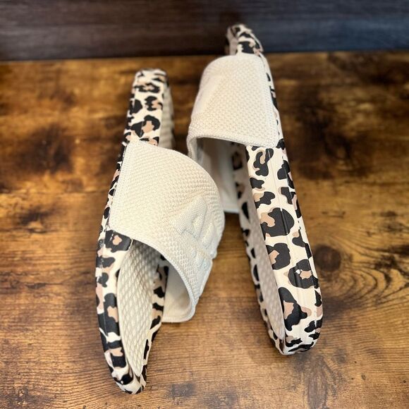APL Big Logo  Parchment:Leopard Slide Sandals, Size 11. New in Box! - Picture 9 of 16